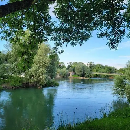 Privee Sur Marne Homestay